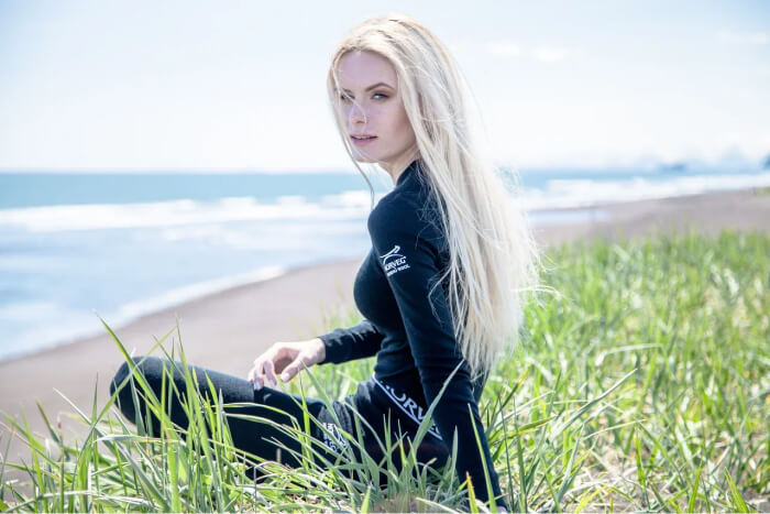 45_surfing_russia_kamchatka__taniaelisarieva_2016_ (1).jpg