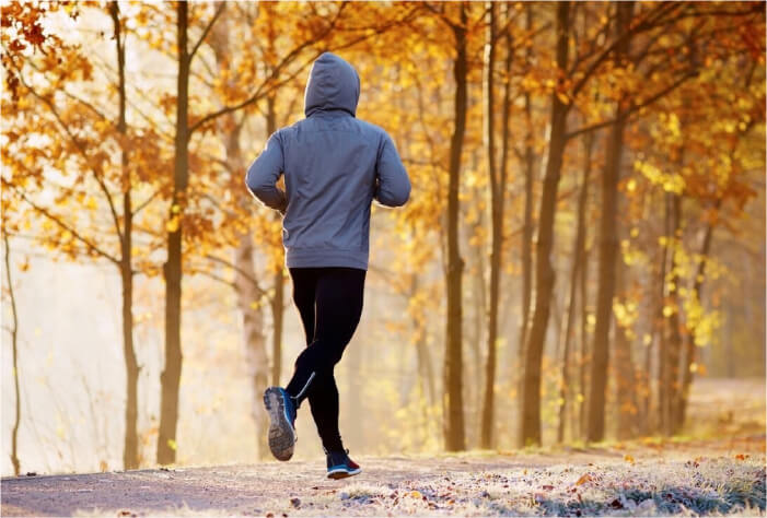 1648498591_39-sportishka-com-p-probezhka-v-osennem-lesu-sport-krasivie-fo-57 (1).jpg